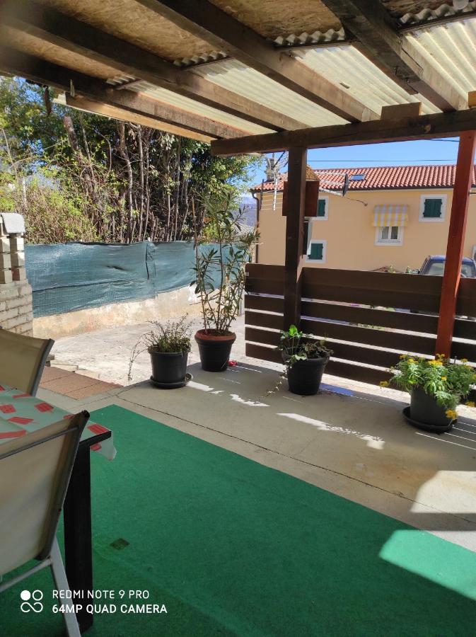 Guest house Ellena Sunshine 2*